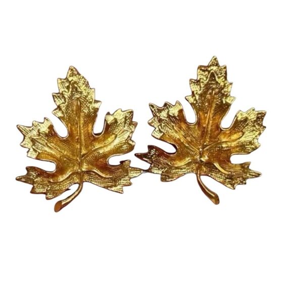 Avon Gold Tone Maple Leaf Earrings - Picture 1 of 4